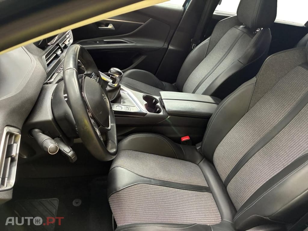 Peugeot 5008 1.5 BlueHDi Allure