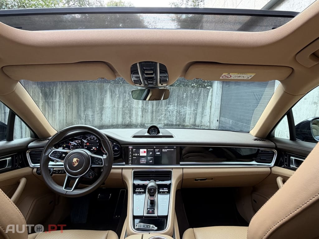 Porsche Panamera 4 E-Hybrid Platinum Edition
