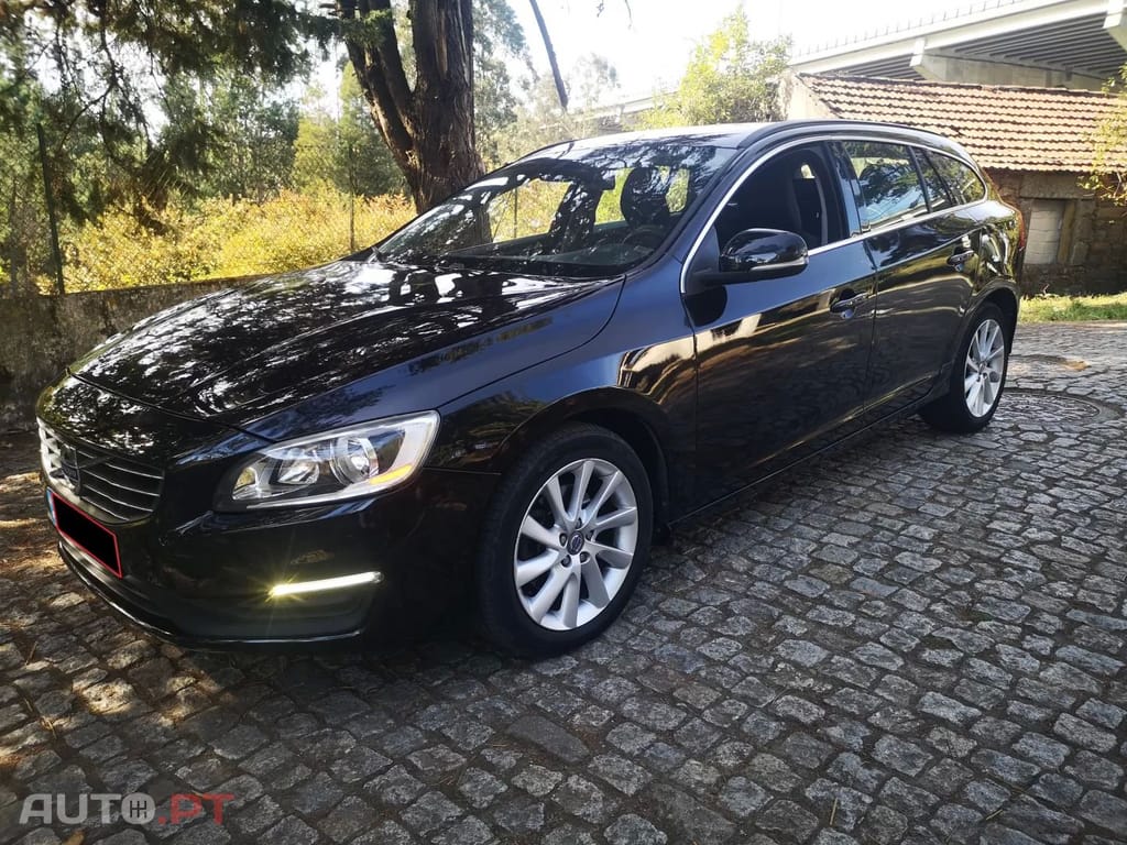 Volvo V60 2.0 D4 Momentum Eco Geartronic