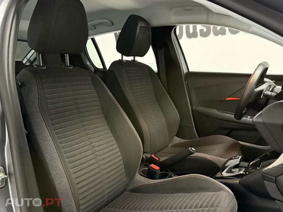 Peugeot 208 PureTech 100 EAT8 Active Pack