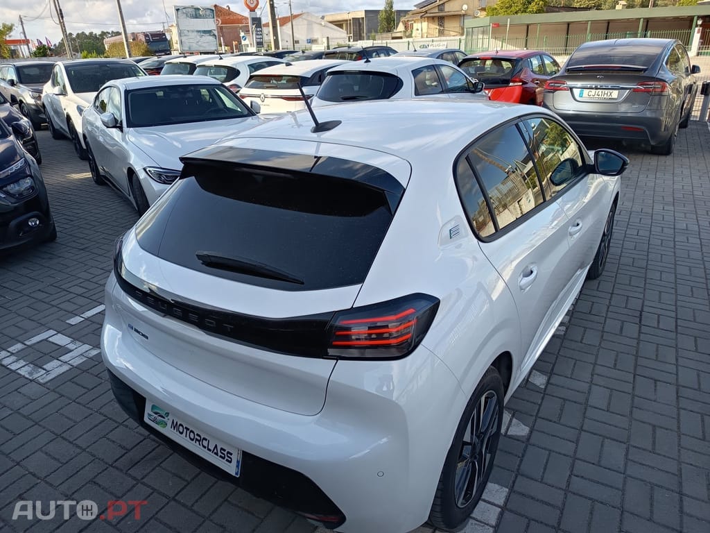 Peugeot E-208 50 kWh Style