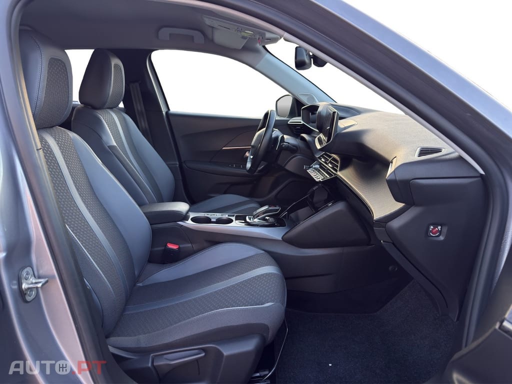 Peugeot 2008 1.5 BlueHDi Allure EAT8