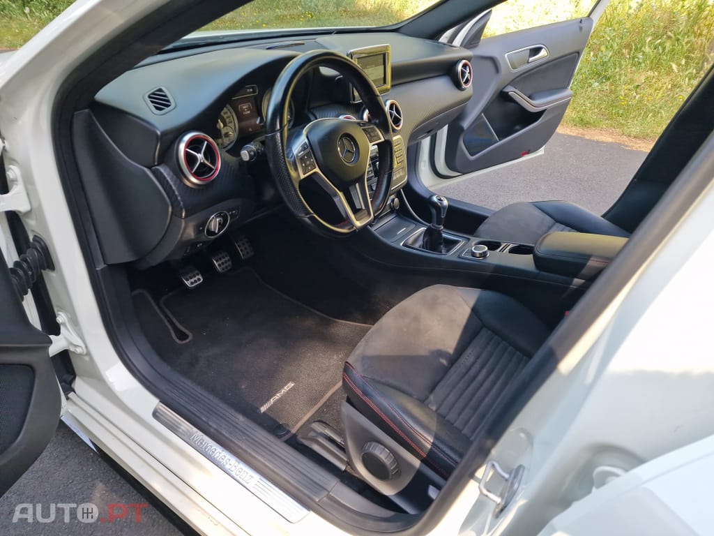 Mercedes-Benz A 180 d AMG Line