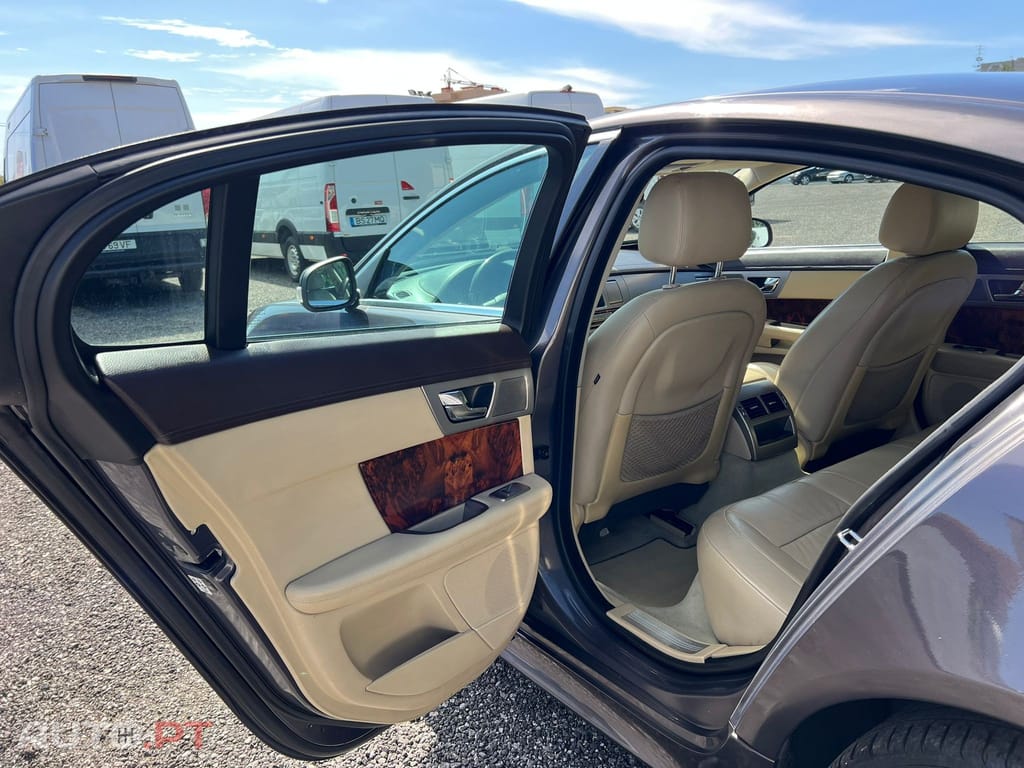Jaguar XF 2.7 D V6 Luxury
