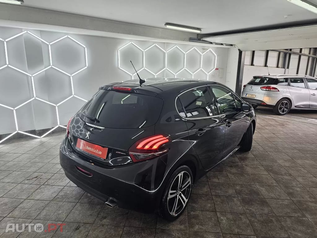 Peugeot 208 1.2 PureTech GT Line EAT6