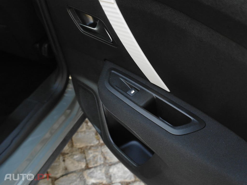 Citroen C4 1.2 Hybrid Plus e-DSC6