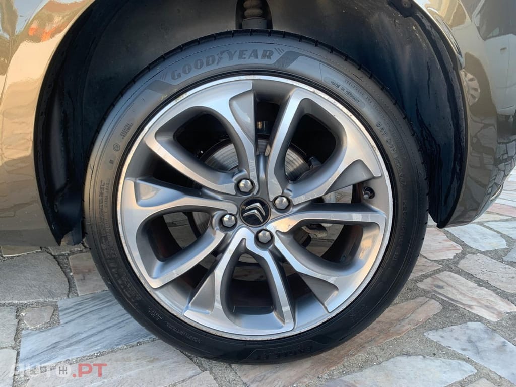 Citroen DS4 1.6 e-HDi So Chic CMP6