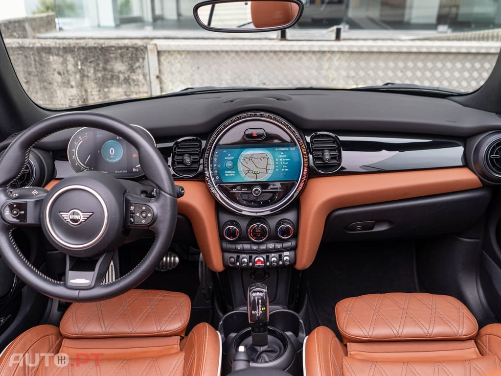 MINI Cabrio Cooper Premium Extra JCW Auto