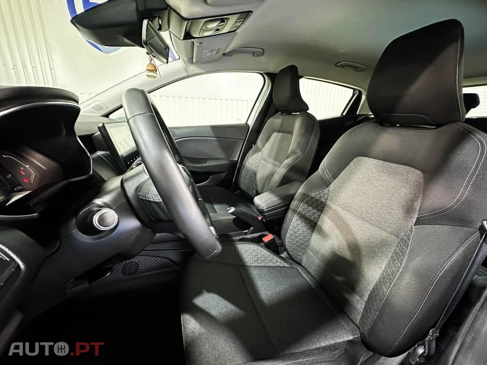 Renault Clio 1.6 E-Tech Intens