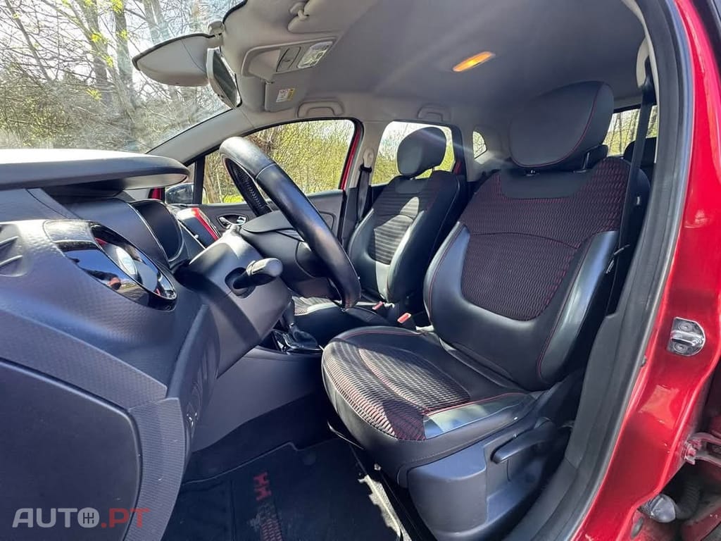 Renault Captur 1.2 TCe Exclusive EDC
