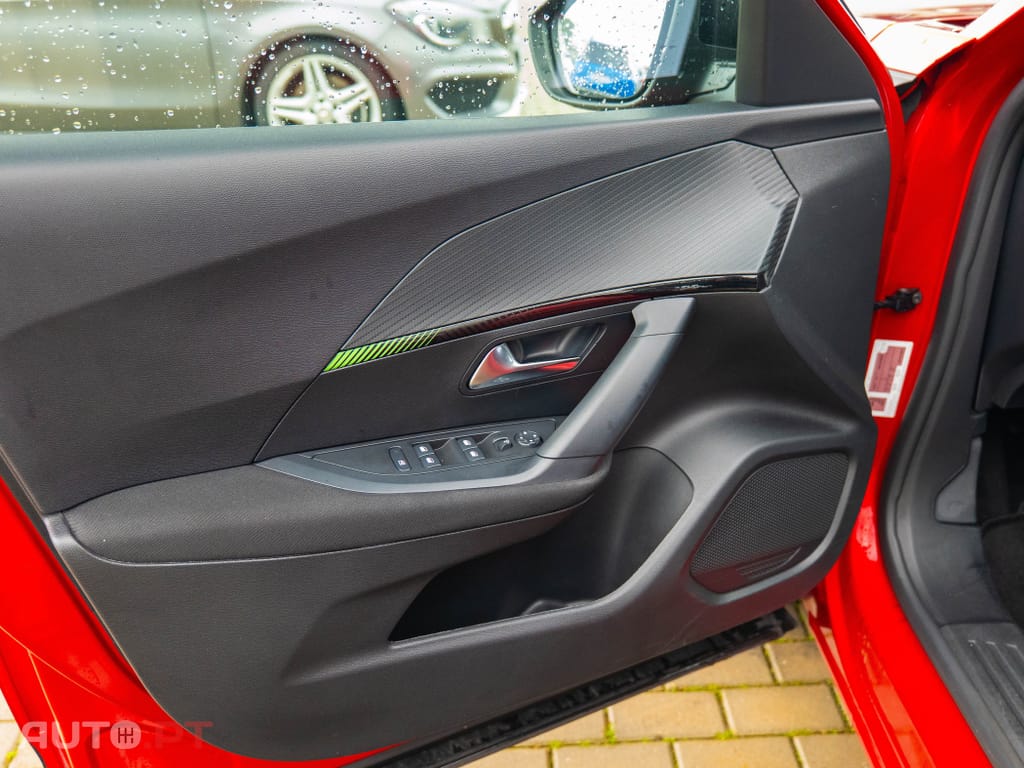 Peugeot 2008 1.2 PureTech Active Pack