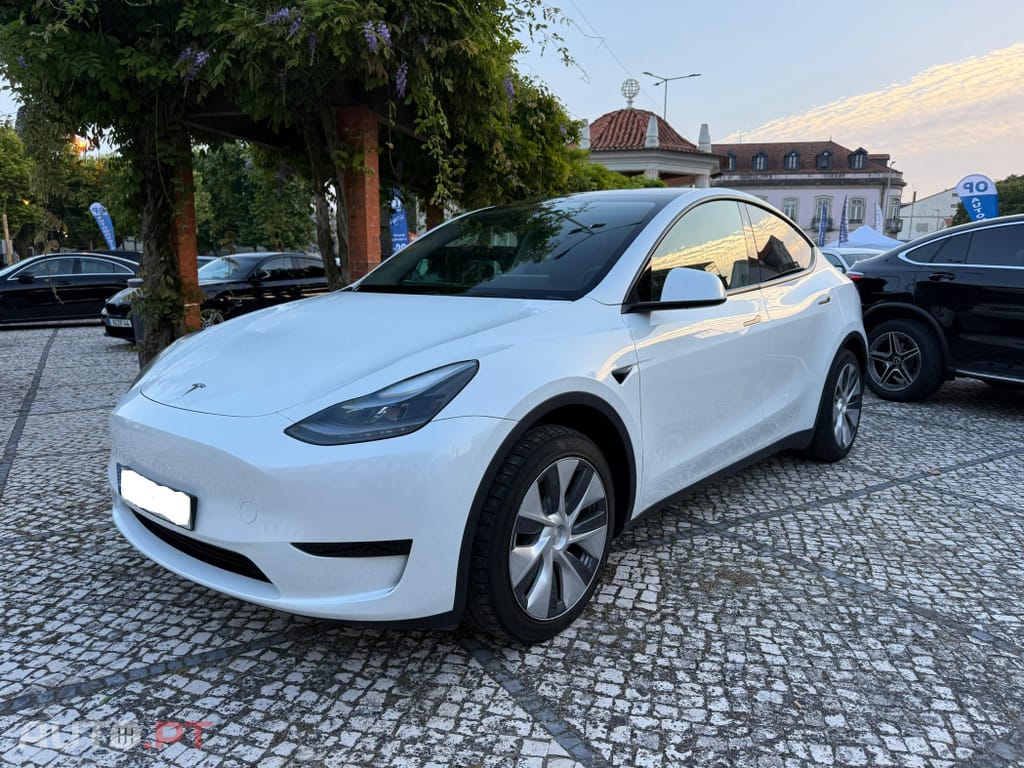 Tesla Model Y RWD