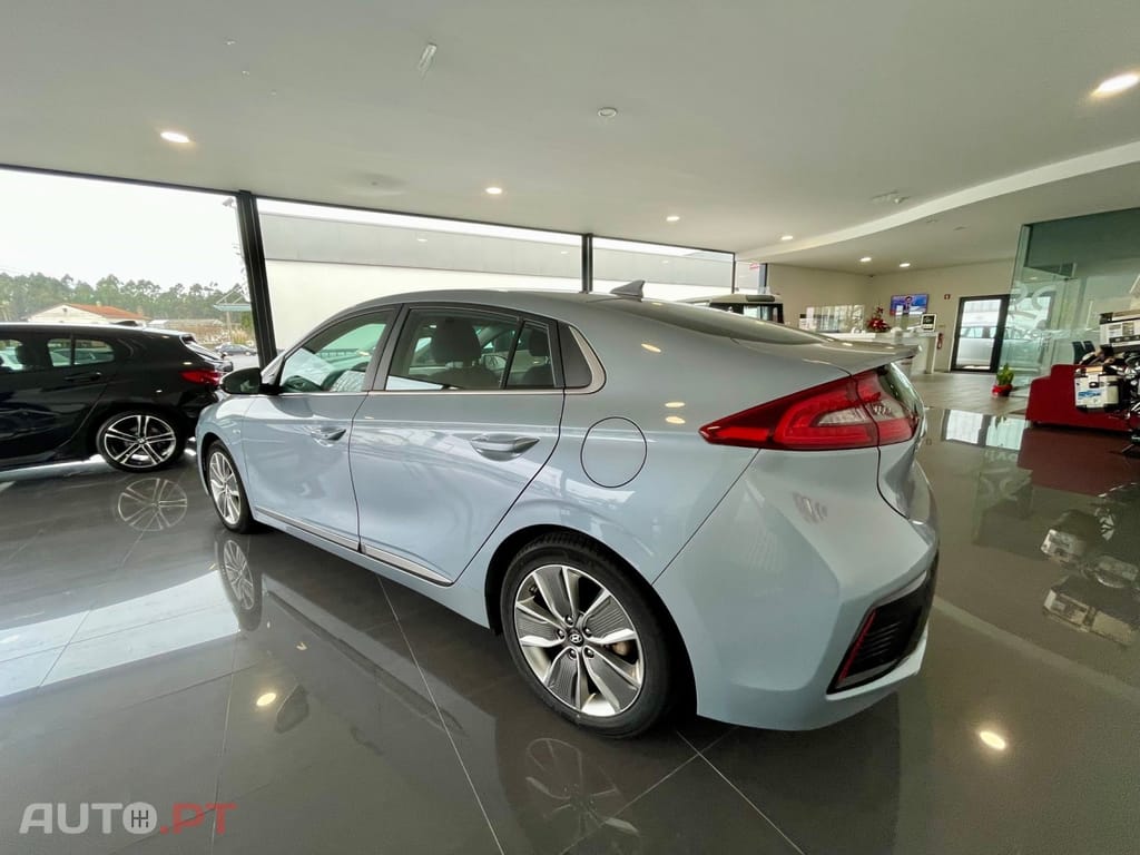 Hyundai Ioniq 1.6 GDI HEV Hybrid Tech