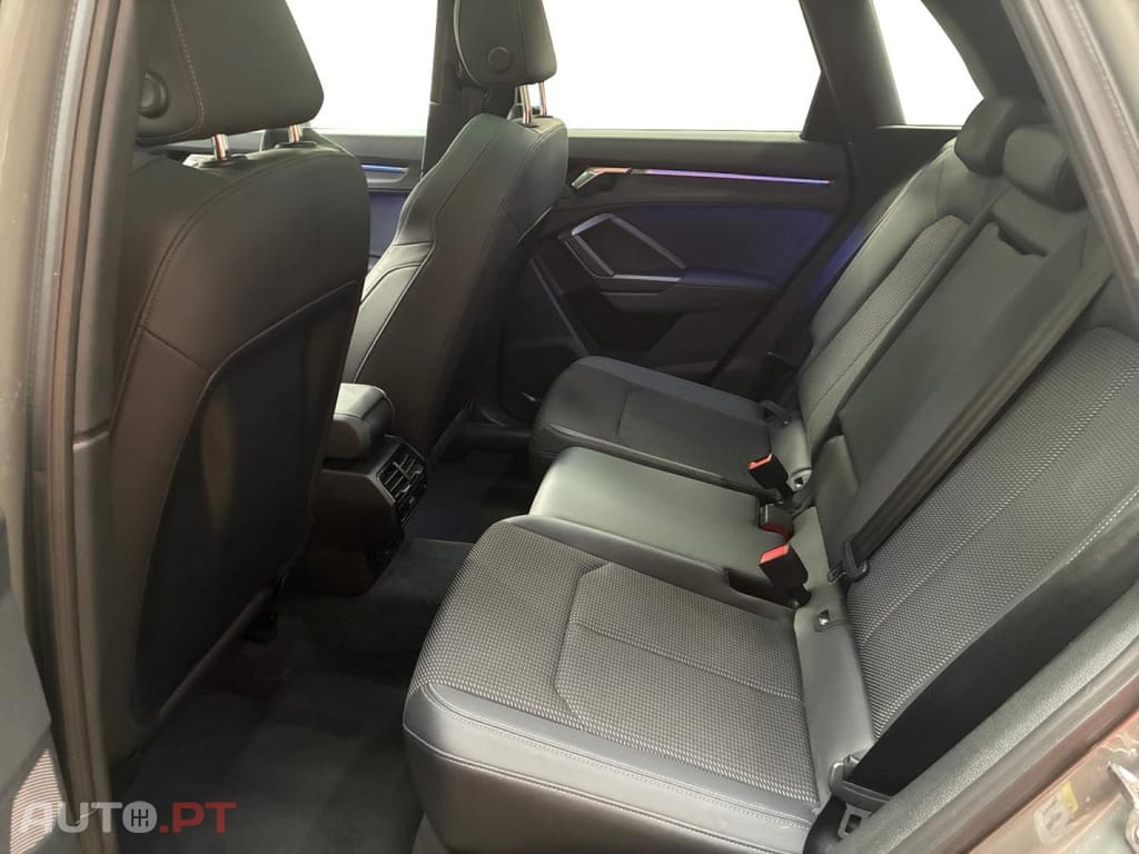 Audi Q3 45 TFSIe S line S tronic