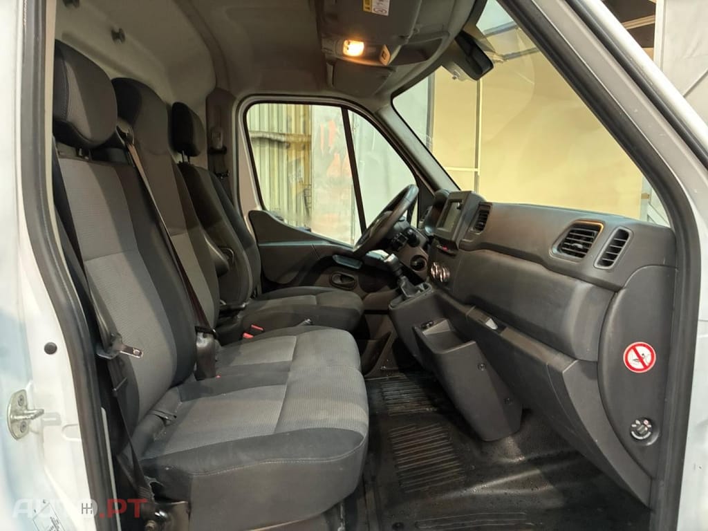 Renault Master 2.3 dCi L2H2 3.5T Grand Confort