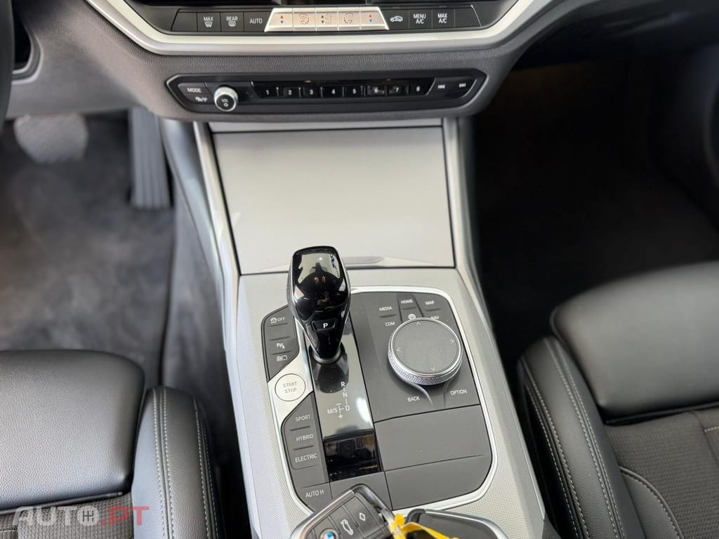 BMW 320 e Line Luxury Auto