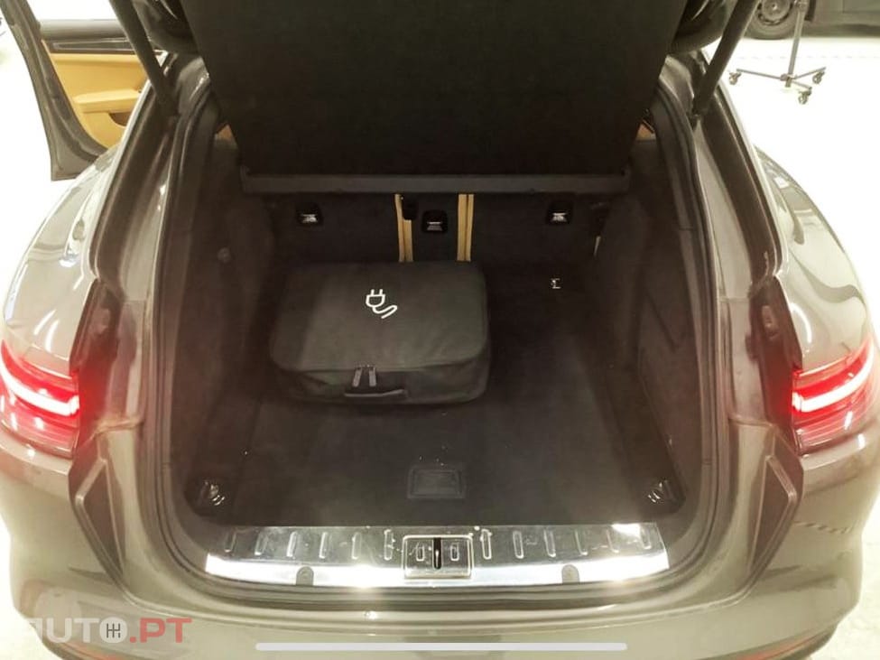 Porsche Panamera 4 E-Hybrid