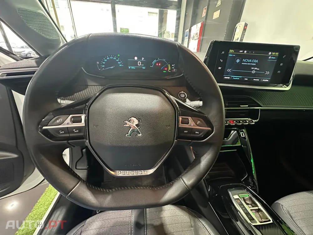 Peugeot E-208 50 kWh Style