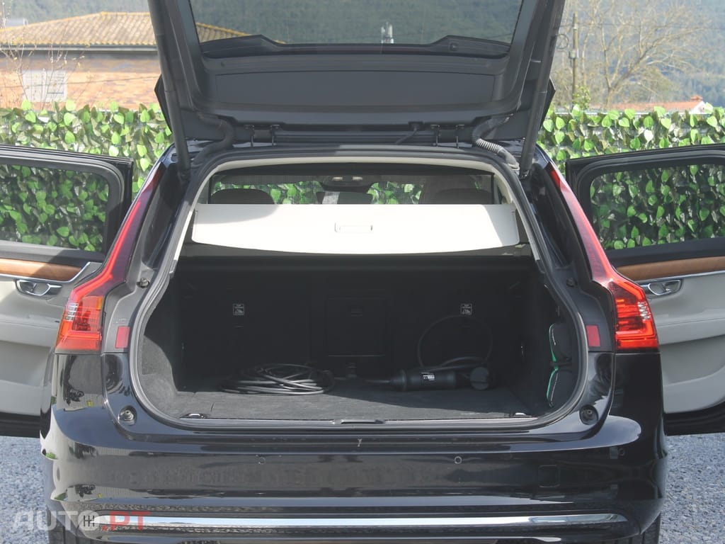 Volvo V90 2.0 T6 PHEV Inscription Expression AWD