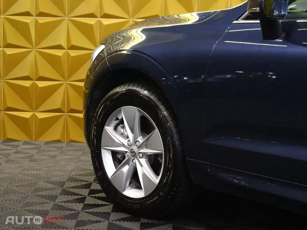 Volvo XC60 2.0 B4 Momentum