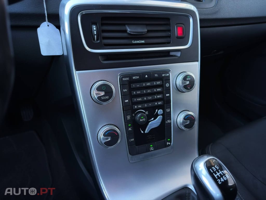 Volvo V60 2.0 D2 Momentum Drive