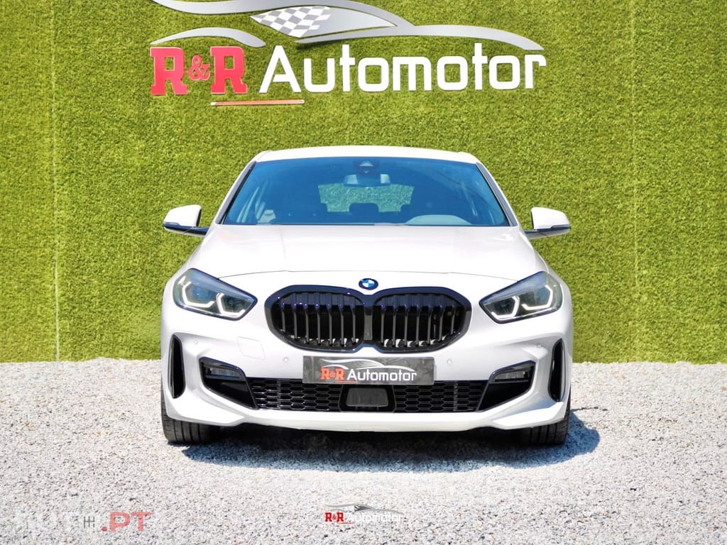 BMW 118 i Pack Desportivo M Auto
