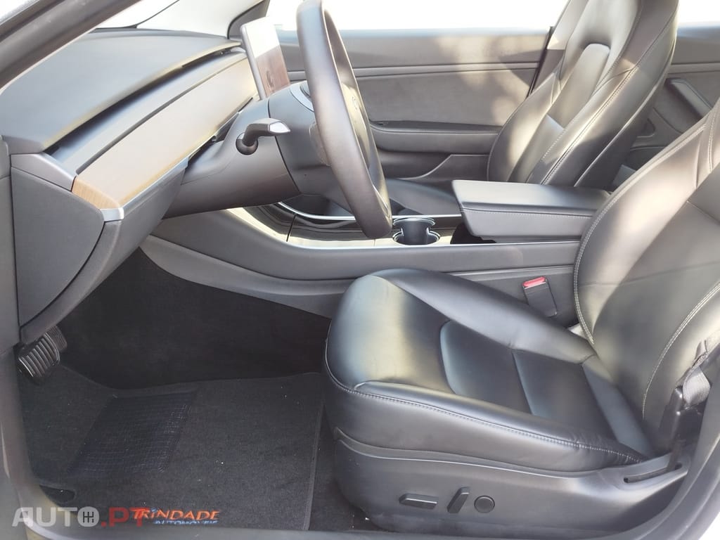 Tesla Model 3 Standard Range Plus RWD