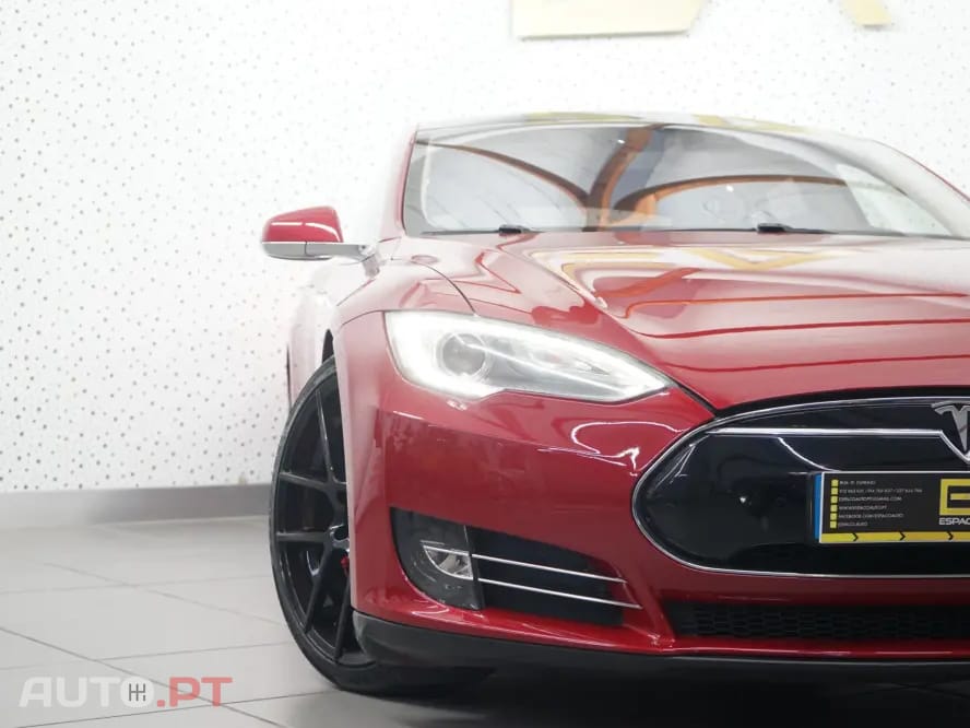 Tesla Model S 85
