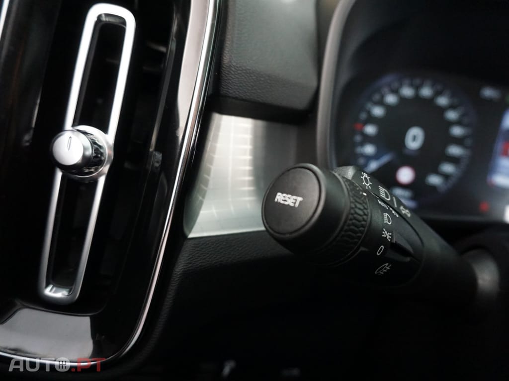 Volvo XC40 T2 Momentum Pro