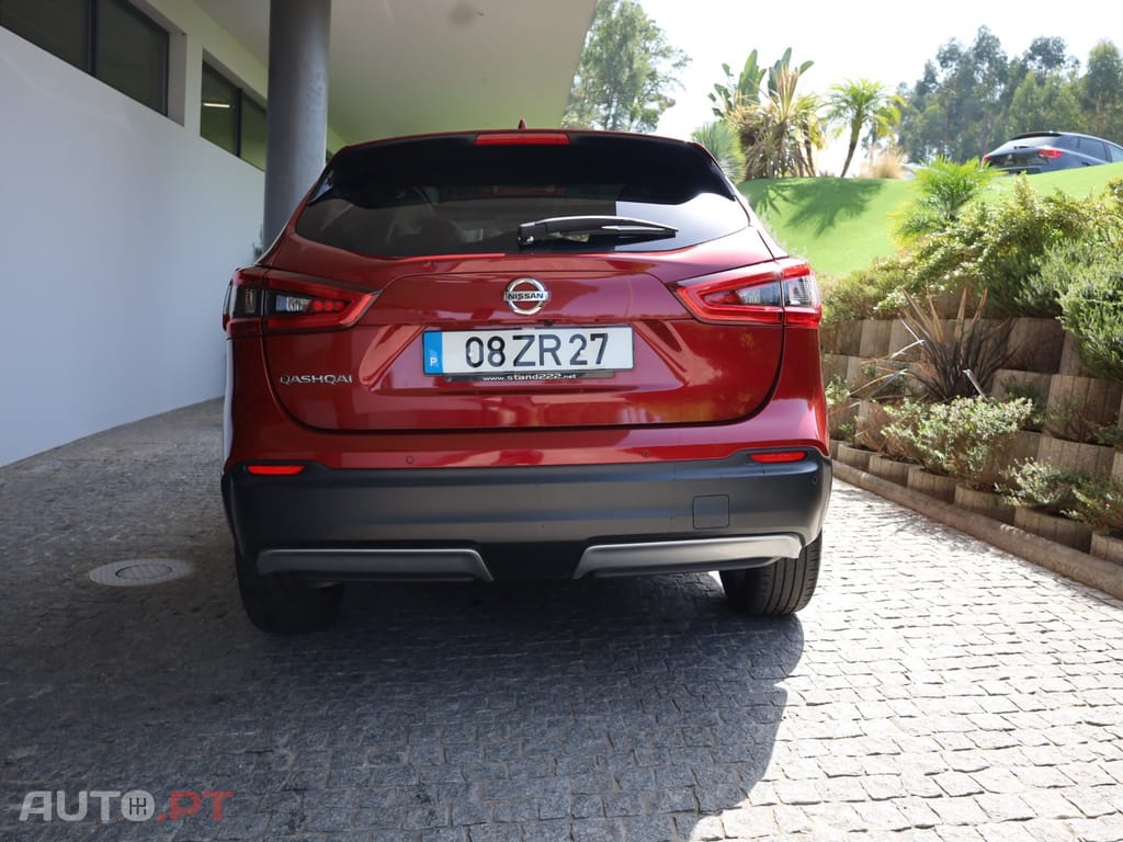 Nissan Qashqai 1.3 DIG-T N-Connecta J18 Led