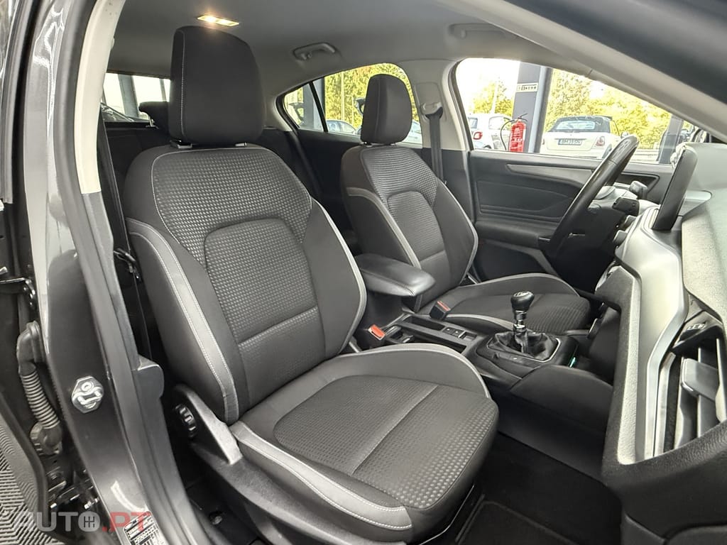 Ford Focus 1.0 EcoBoost MHEV Connected