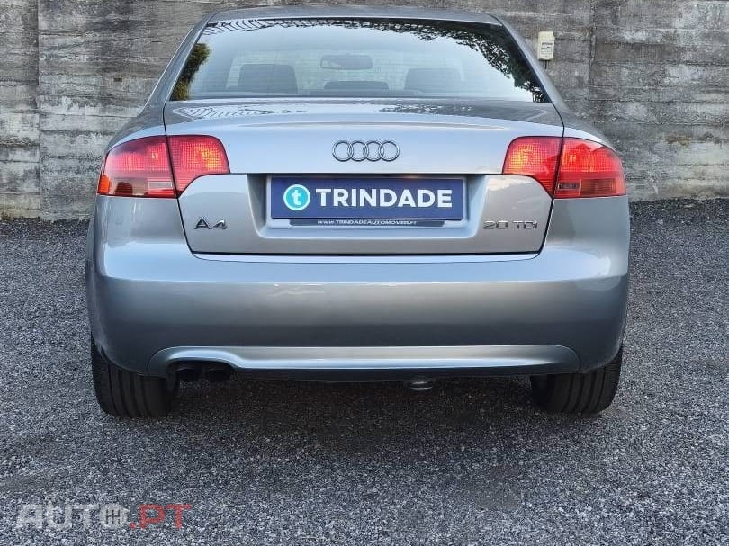Audi A4 2.0 TDI S-line