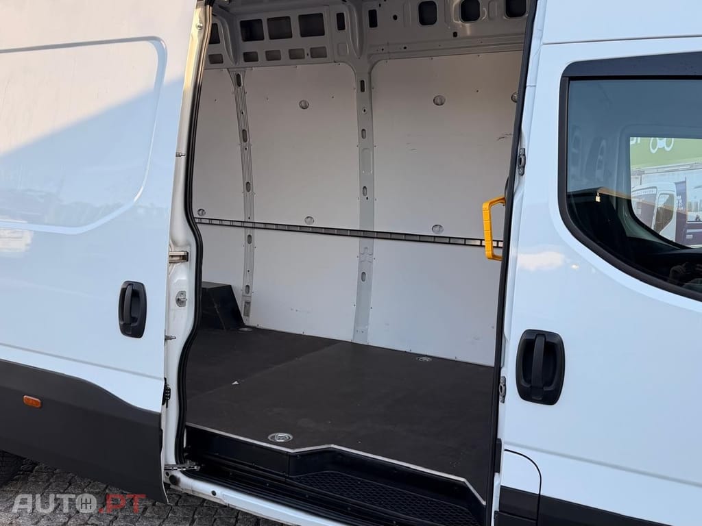 Iveco Daily 3.0  - 180 CV  A8 L4 H3
