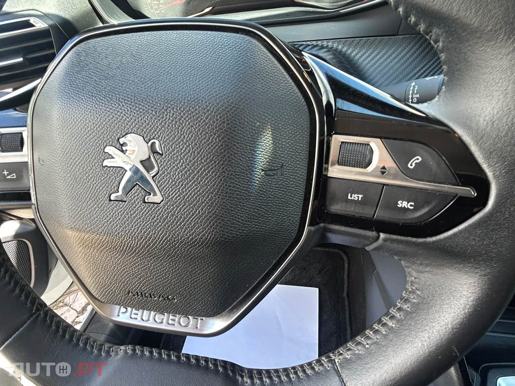 Peugeot 208 1.2 Pure Tech Style- Gasolina