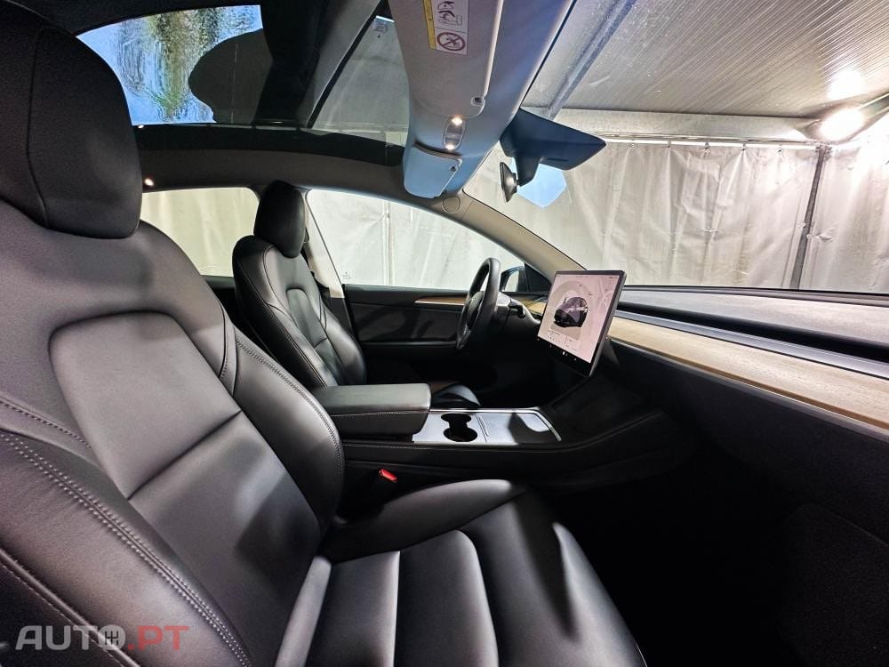Tesla Model Y Long Range Dual Motor AWD