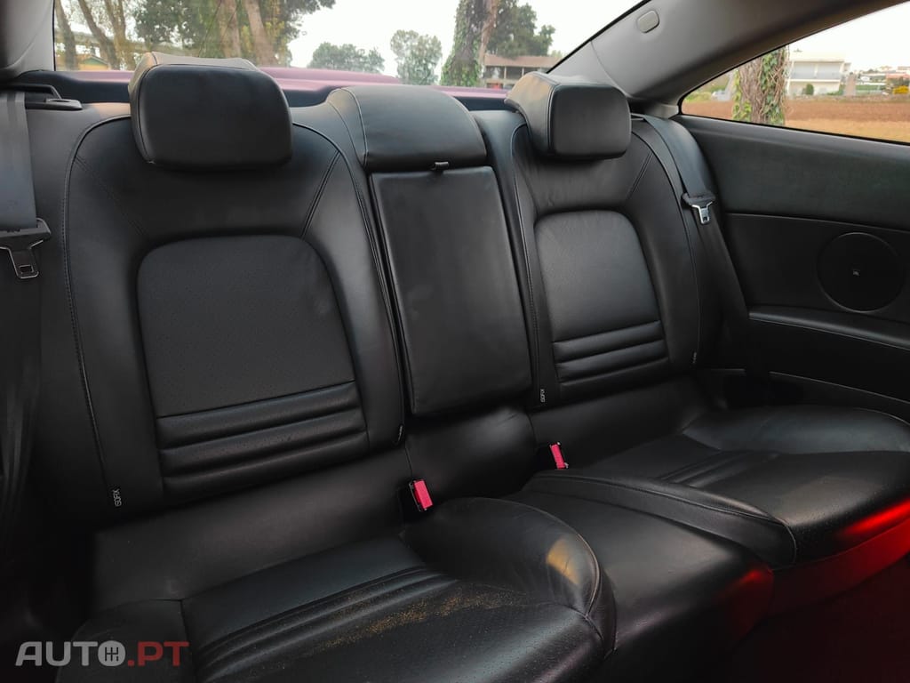 Peugeot 407 Coupé 2.7 HDi V6 AM6