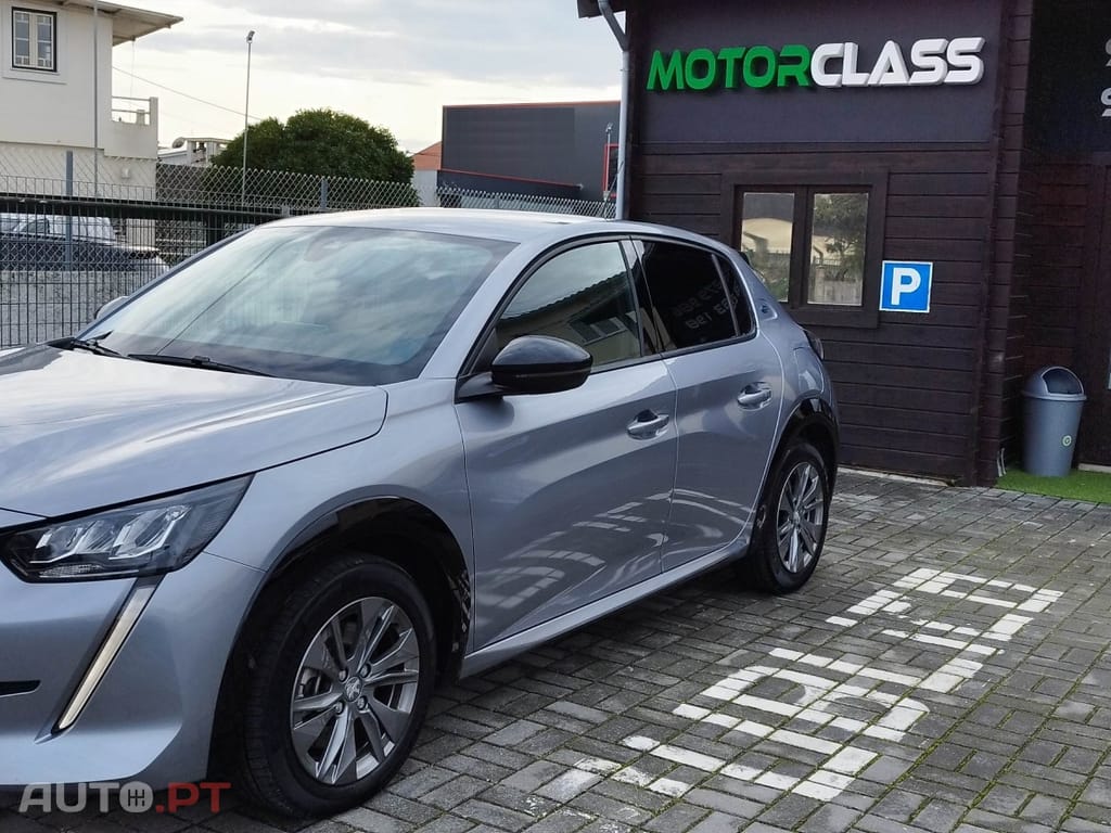 Peugeot E-208 50 kWh Allure Pack