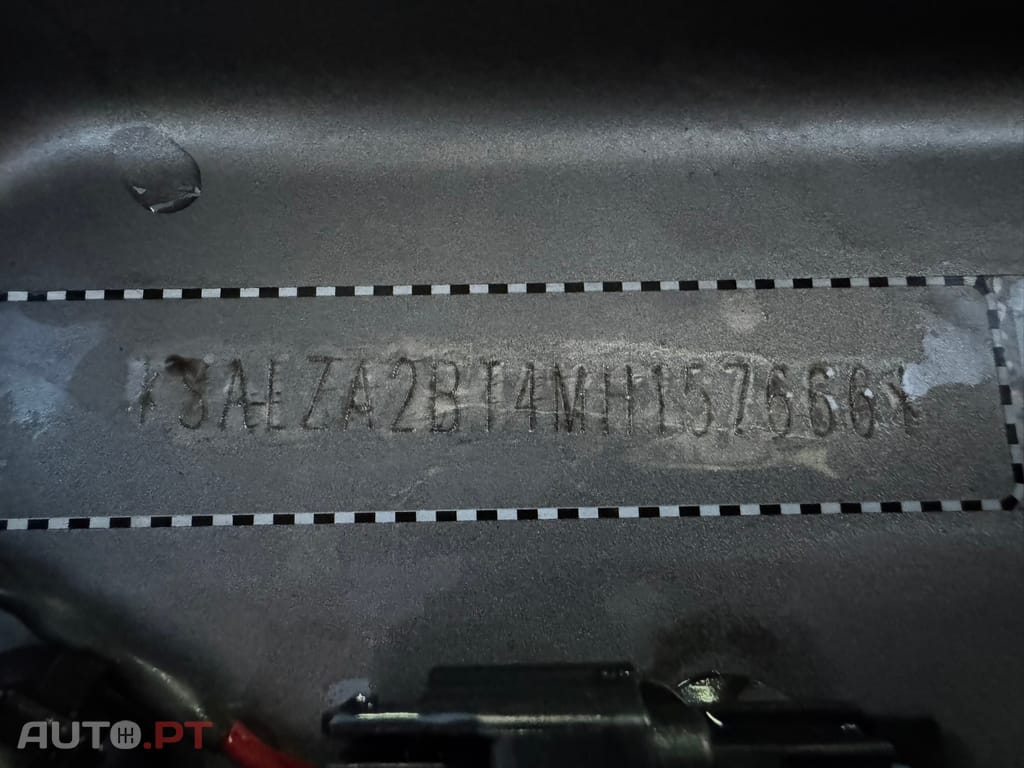 Land Rover Evoque 1.5 P300e AWD R-Dynamic S Auto