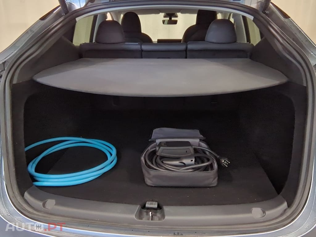 Tesla Model Y Long Range Dual Motor AWD
