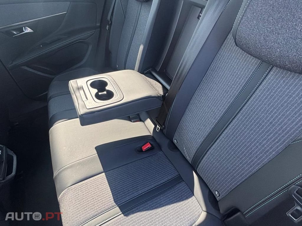 Peugeot 3008 SUV 1.5 BlueHDi Allure