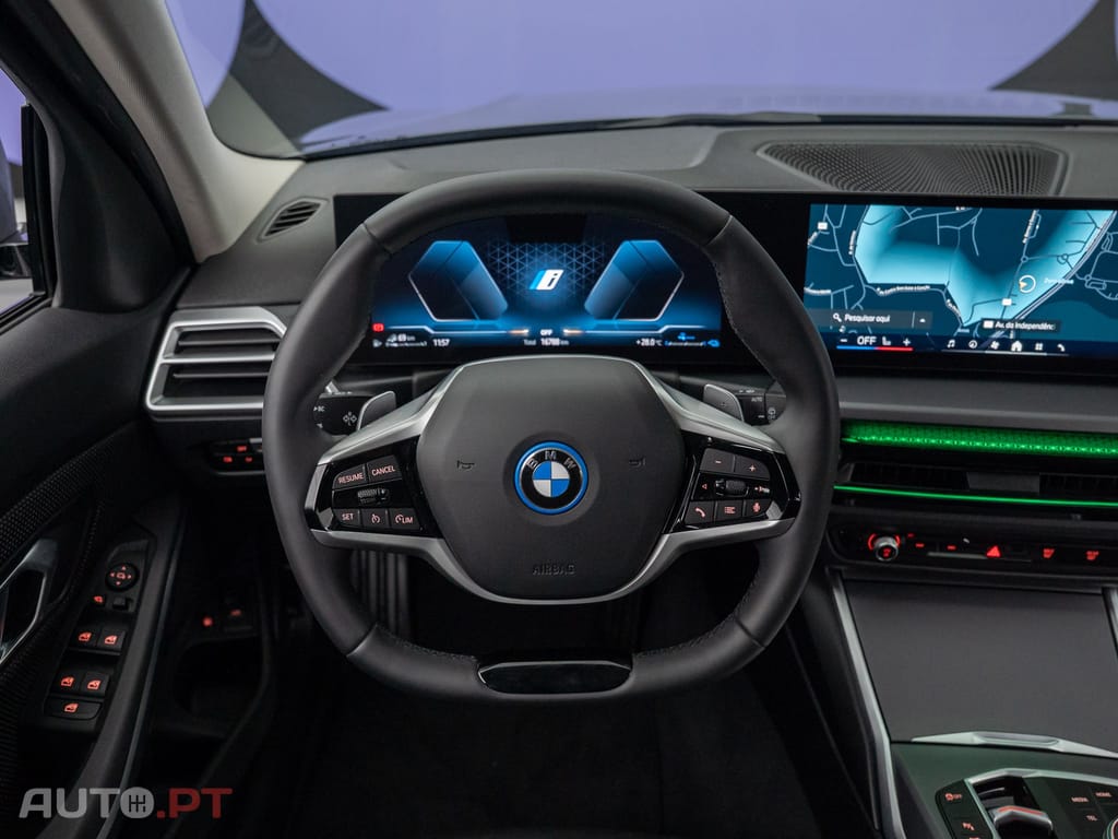BMW 330 e Auto