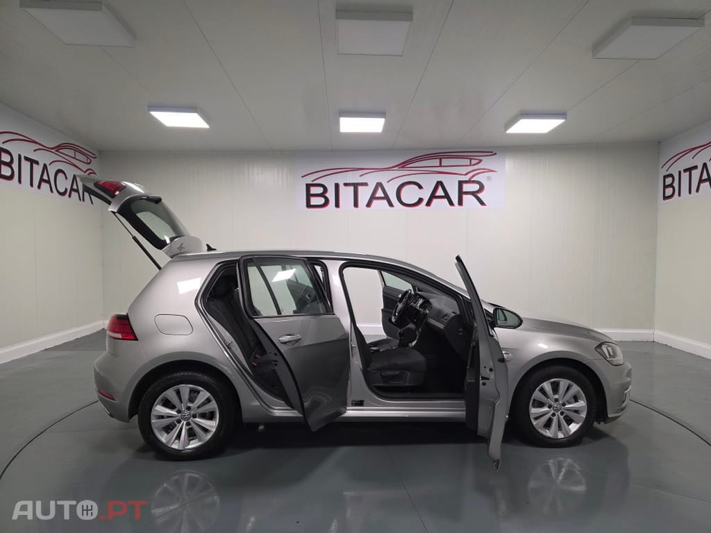 Volkswagen Golf 1.6 TDI Confortline
