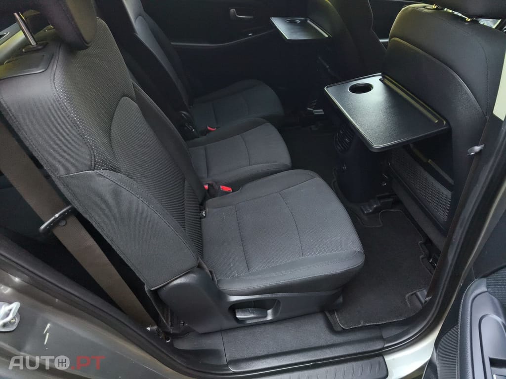 Kia Carens 1.7 CRDi ISG EX