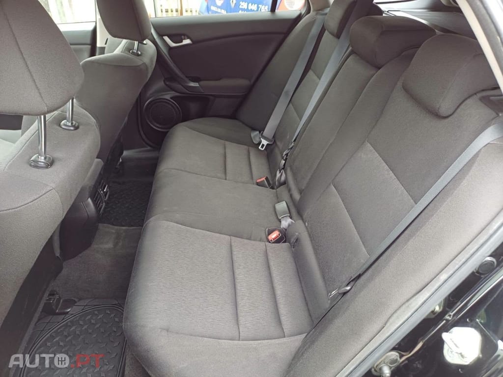 Honda Accord Tourer 2.2 i-DTEC Executive Top — fotografia 13