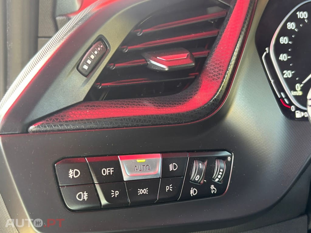 BMW 116 d Pack Desportivo M Auto