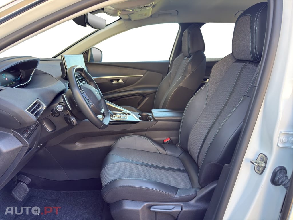 Peugeot 3008 1.6 Hybrid Allure e-EAT8