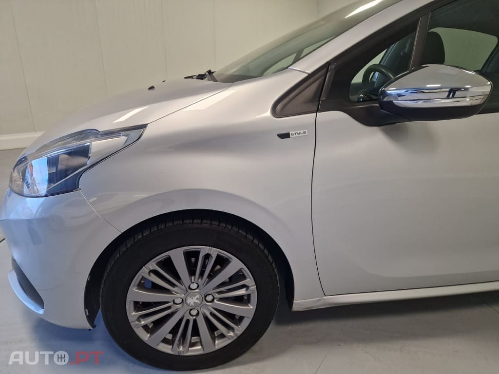 Peugeot 208 1.2 STYLE