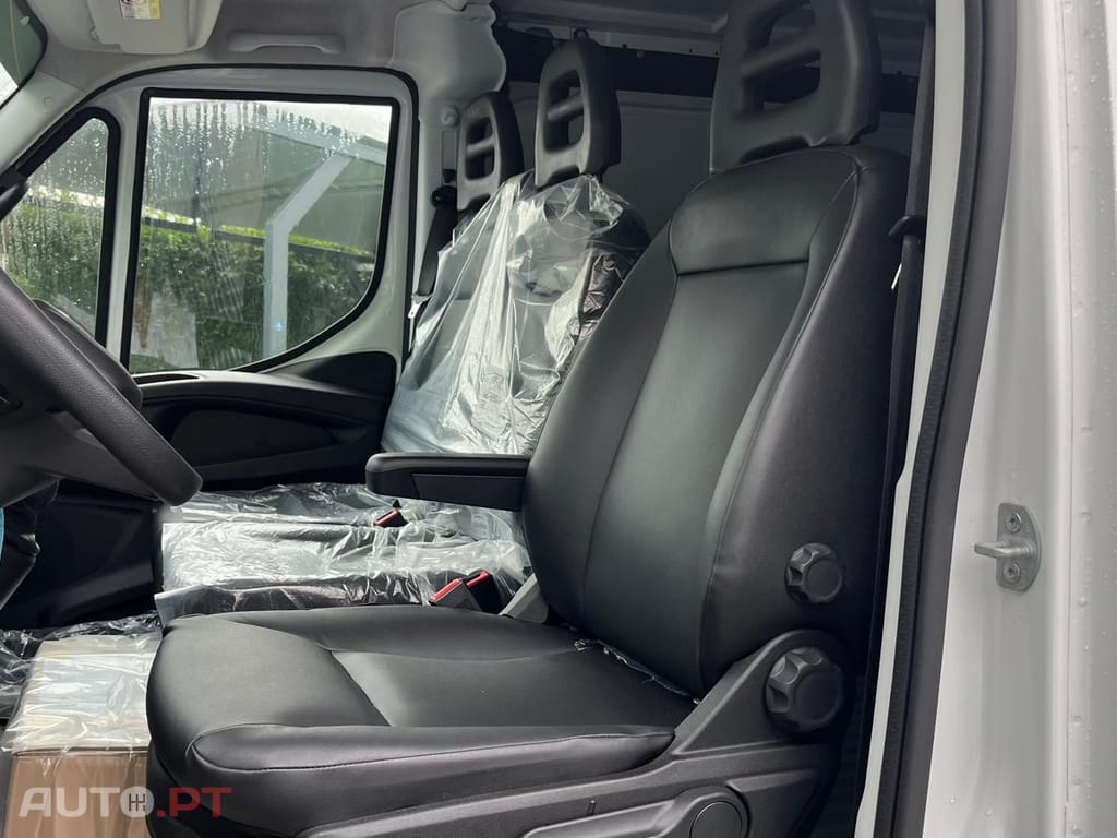 Iveco Daily 3.0 35S18HV 3520L 12m3