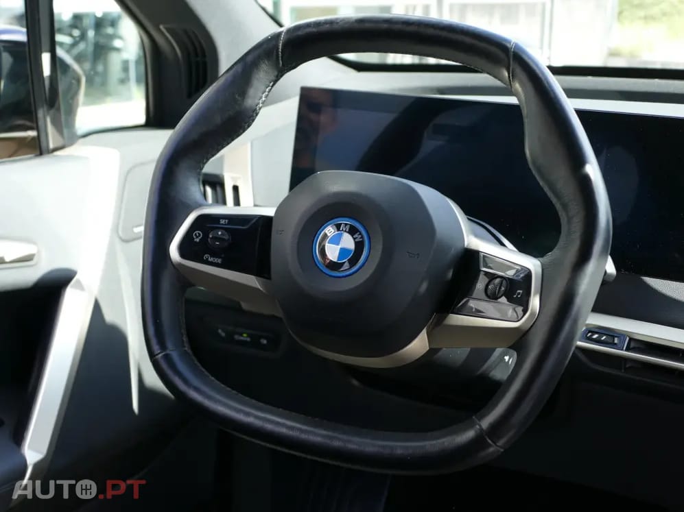 BMW iX xDrive 40 Pack Desportivo