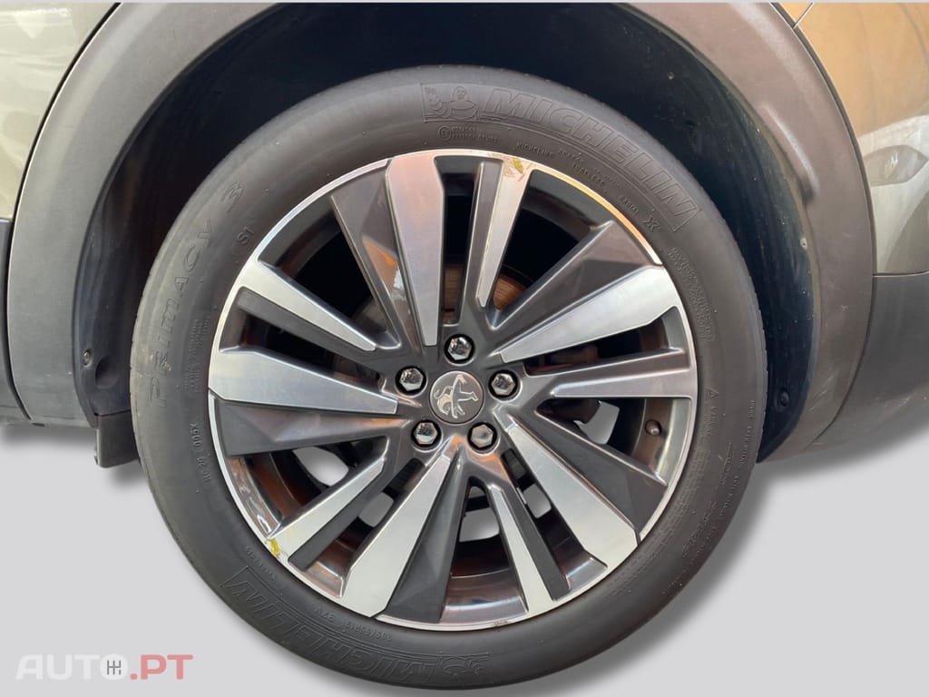 Peugeot 3008 1.2 ALLURE